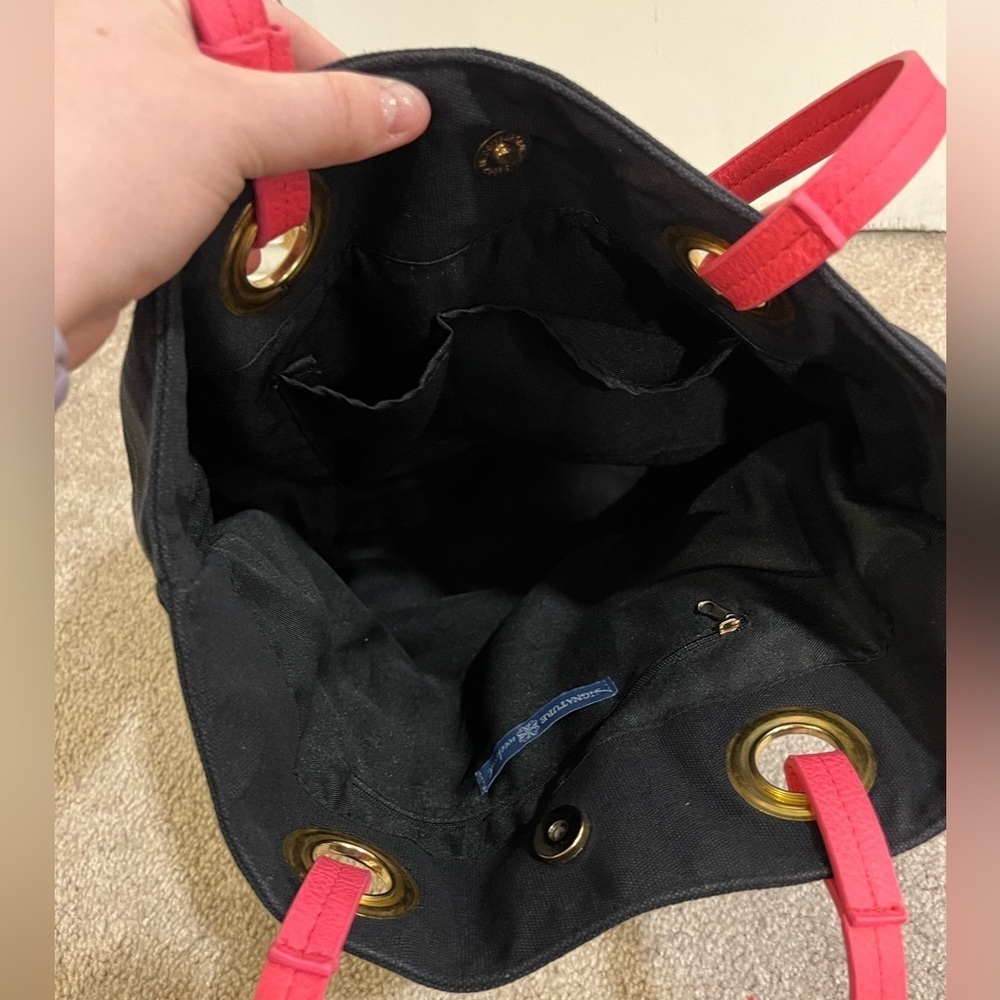 Avon Signature Weekend Floral Appliqué Tote Bag - Picture 9 of 9